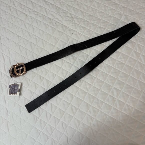 Black knock-off Gucci women’s belt - Picture 4 of 5